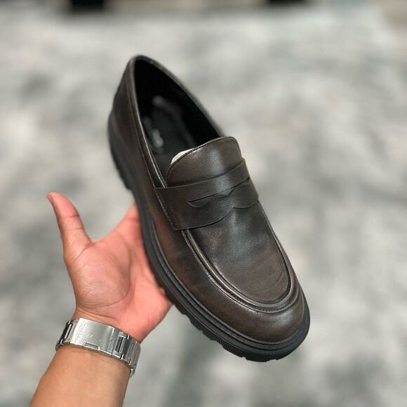 Aldo Brown Slip-On Loafers with Sleek Moccasin Design - Picture 1 of 5